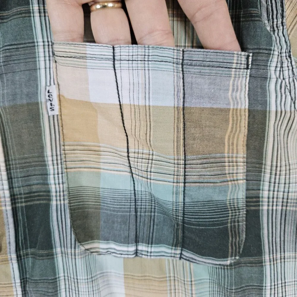 Levi's Green & Yellow Plaid‎ Pearl Snap Shirt Size Large Short Sleeves White Tab